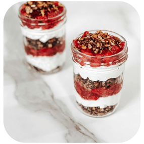 strawberry-crisp-yogurt-parfaits